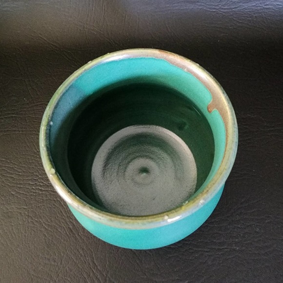 Signed Green Studio Pottery Vase Planter - Picture 2 of 7